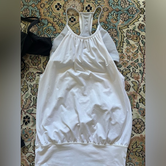 Lululemon Lot Of 2 Black White Exercise Top attached Sports Bra Womens Racerback - Picture 4 of 5